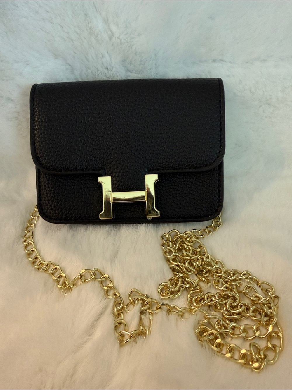 NWOT Source Unknown Black Crossbody Bag with Gold Hardware